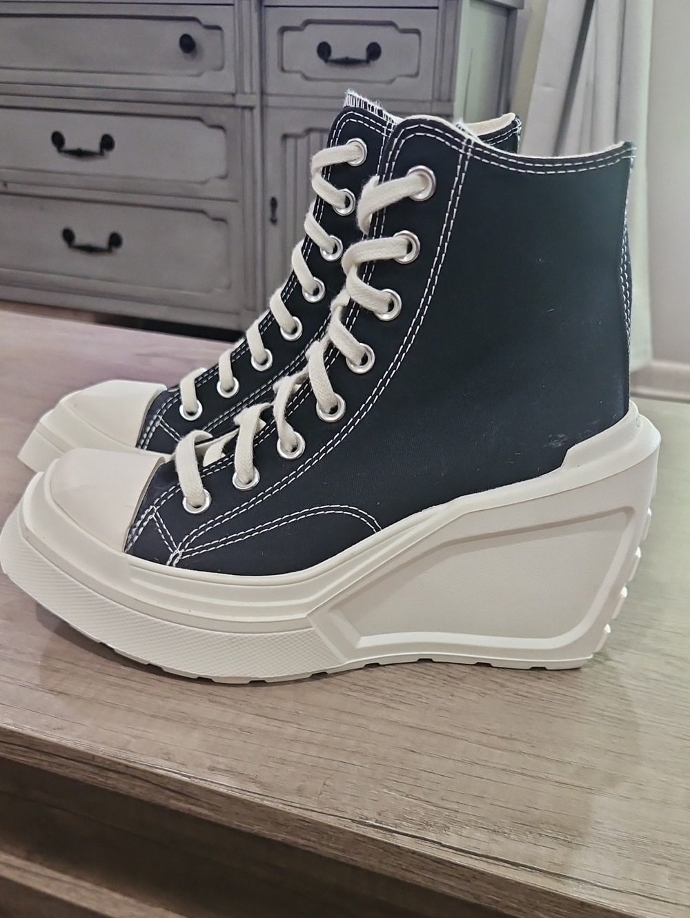 Converse Chuck 70 De Luxe Wedge Hi sneakers size 6